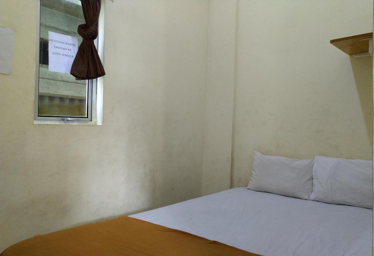 Oyo 3499 J8 Hotel Jambi Eksteriør billede