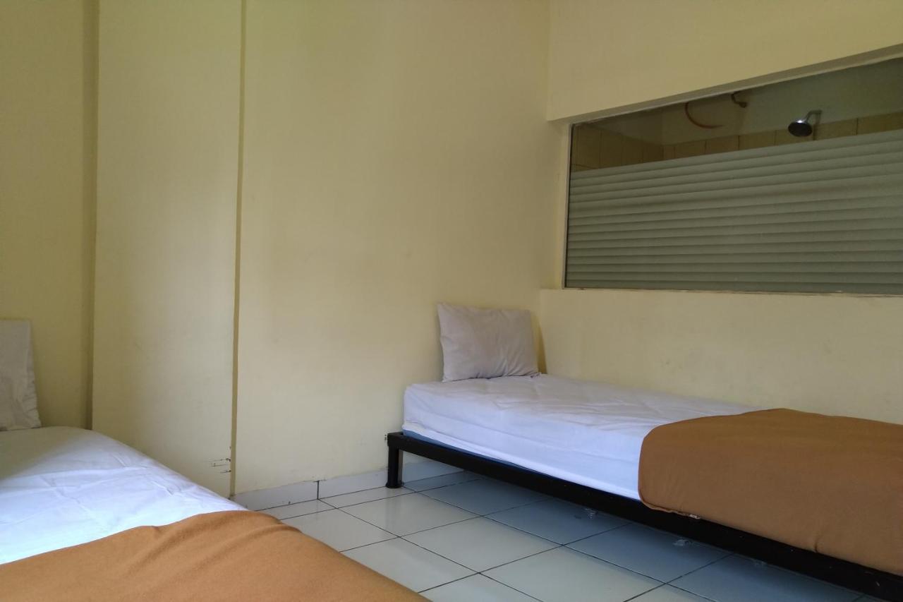 Oyo 3499 J8 Hotel Jambi Eksteriør billede