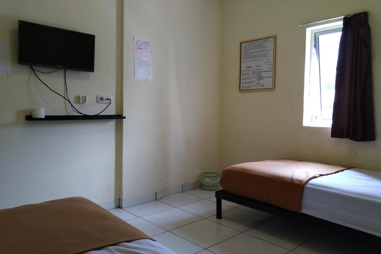Oyo 3499 J8 Hotel Jambi Eksteriør billede